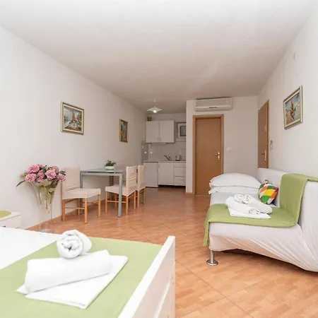 Urlic Apartment